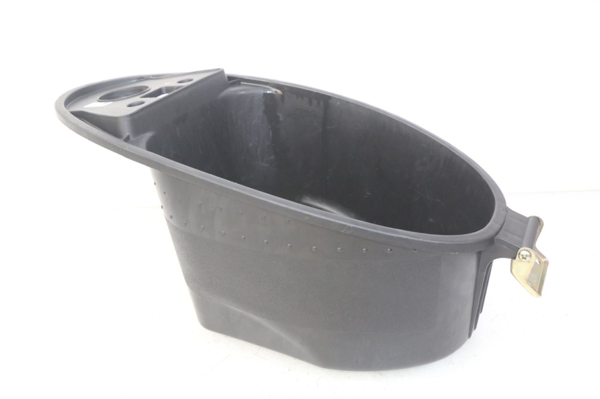 photo de SEAT STORAGE BOX ORCAL KITE 4T 50 (2019 - 2023) - Zoom on usage condition