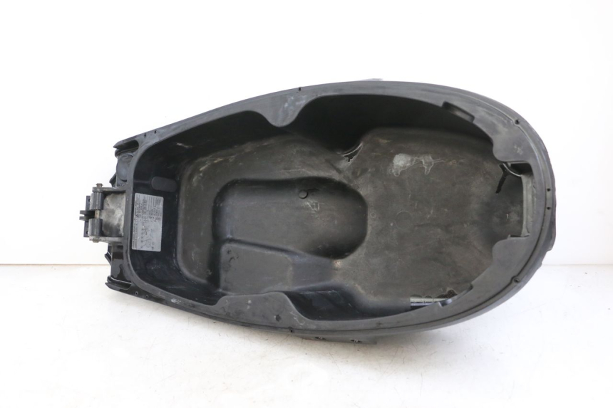 photo de UNDERSEAT STORAGE RENAULT KOURANOS 125 (2001 - 2004) - Product overview