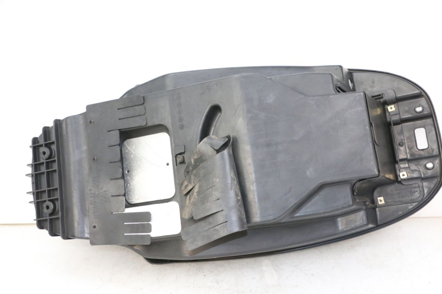 photo de UNDERSEAT STORAGE KYMCO GRAND DINK 125 (2008 - 2014) - Component detail
