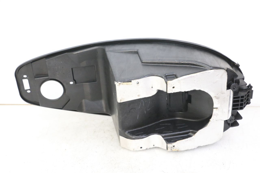 photo de UNDERSEAT STORAGE KYMCO PEOPLE S 125 (2000 - 2008) - Zoom on usage condition