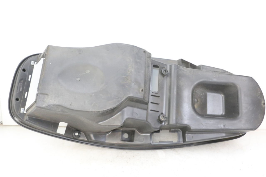 photo de UNDERSEAT STORAGE KYMCO X-TOWN XTOWN 125 (2016 - 2021) - Technical close-up