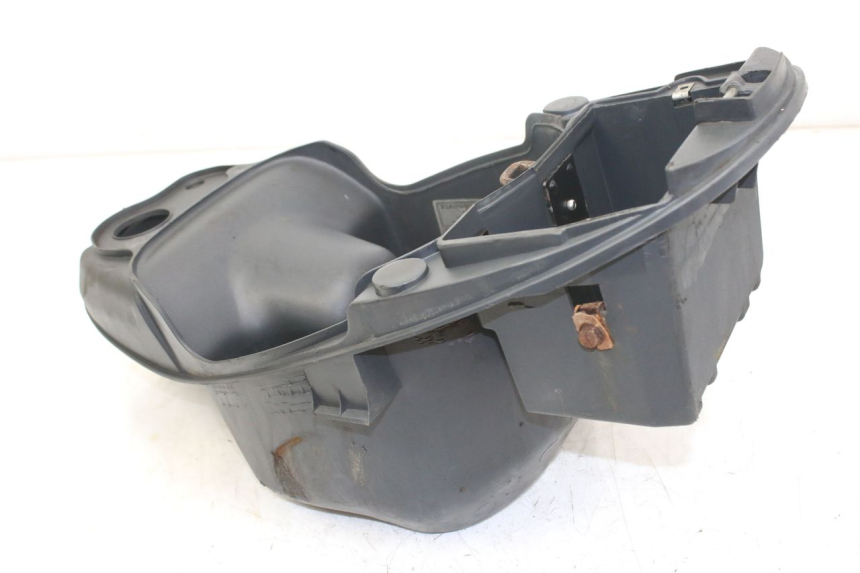 photo de SEAT STORAGE BOX PIAGGIO LIBERTY 4T 50 (2004 - 2008) - Fixing points details