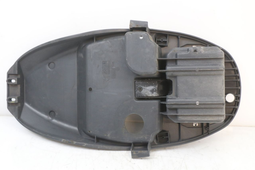 photo de UNDERSEAT STORAGE PIAGGIO LIBERTY 4T 50 (2018 - 2021) - Component detail