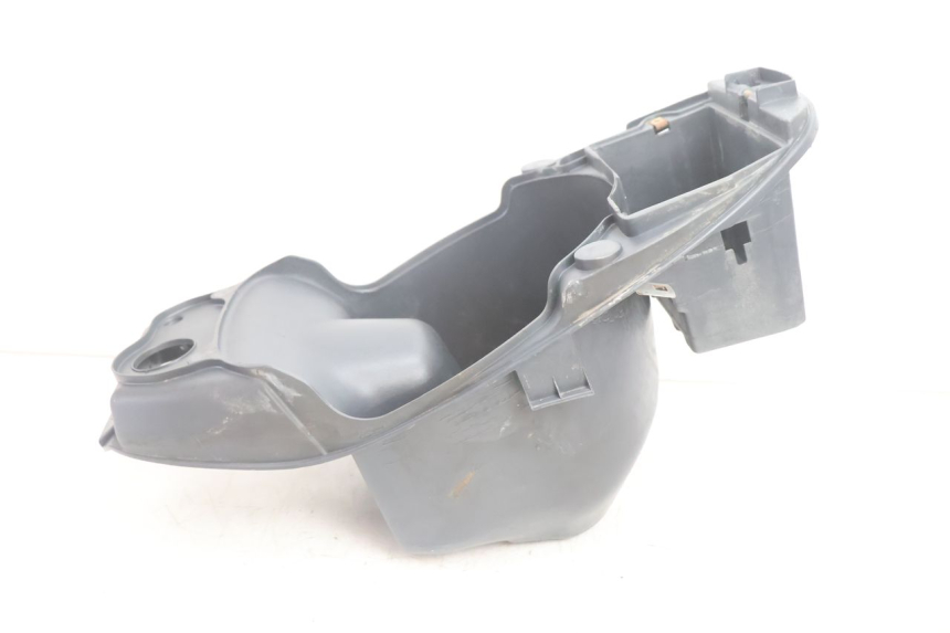 photo de UNDERSEAT STORAGE PIAGGIO LIBERTY 125 (1998 - 2008) - Technical close-up