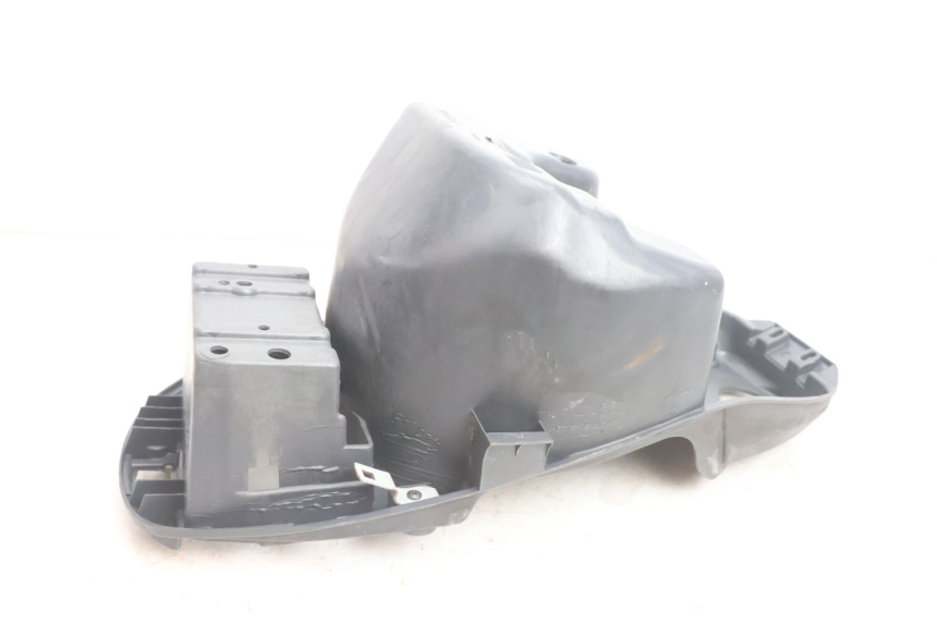 photo de UNDERSEAT STORAGE PIAGGIO LIBERTY 125 (1998 - 2008) - Surface and material condition