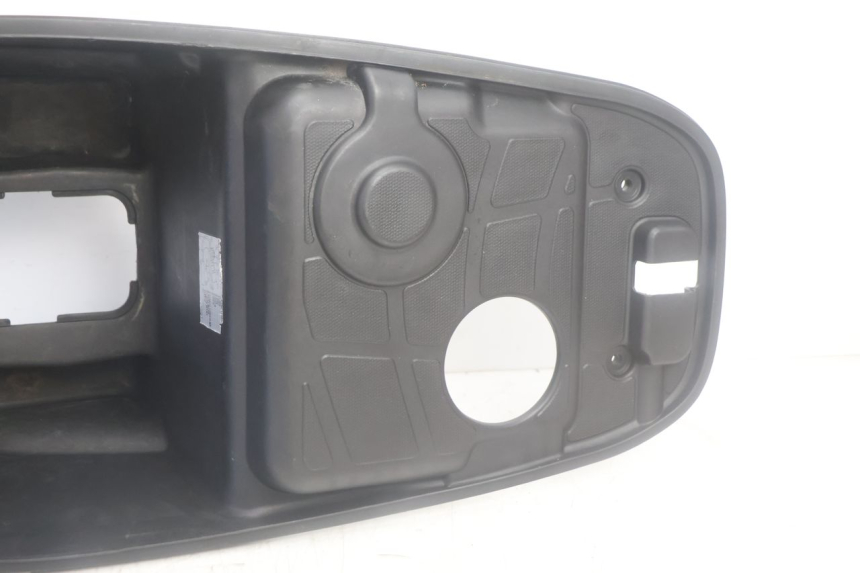 photo de UNDERSEAT STORAGE KYMCO LIKE 125 (2009 - 2016) - Zoom on usage condition