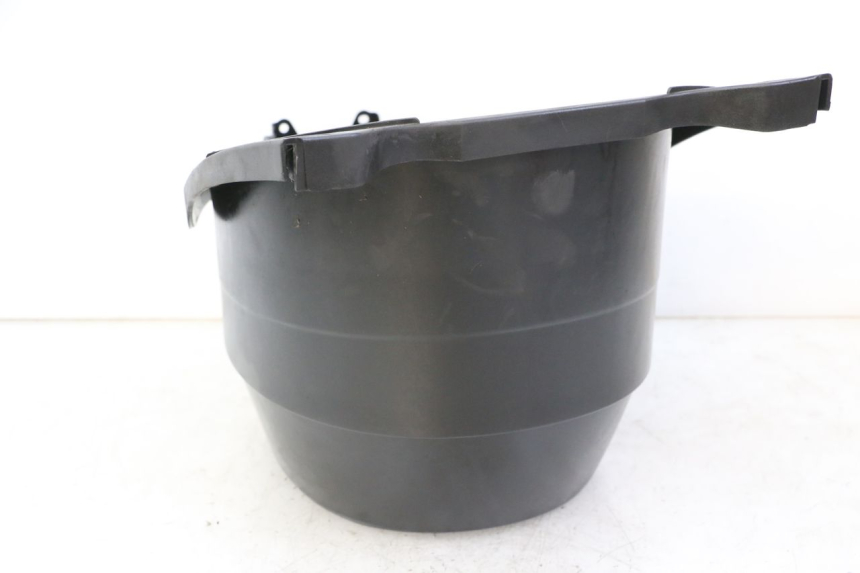 photo de UNDERSEAT STORAGE MBK OVETTO ONE 2T 50 (2013 - 2017) - Zoom on usage condition