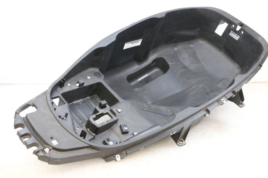 photo de UNDERSEAT STORAGE PIAGGIO MP3 HPE 350 (2018 - 2020) - Product overview