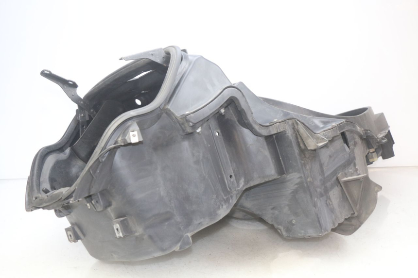 photo de SEAT STORAGE BOX PIAGGIO MP3 LT 400 (2007 - 2012) - Technical close-up