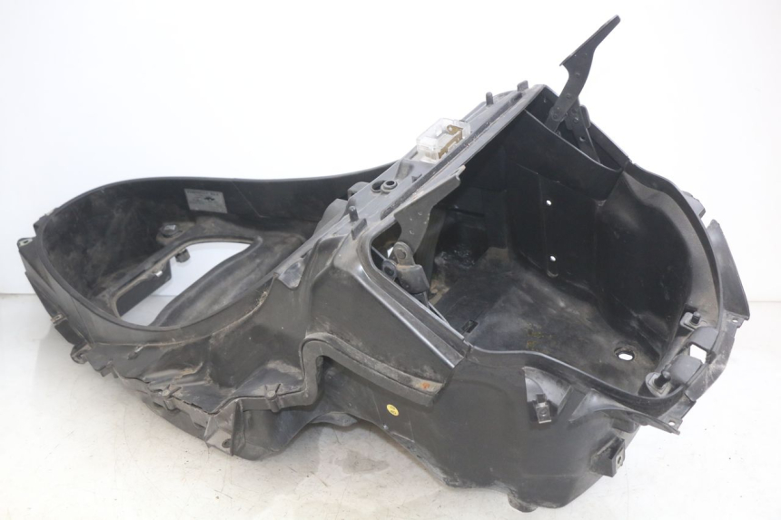photo de SEAT STORAGE BOX PIAGGIO MP3 LT 400 (2007 - 2012) - Alternative perspective
