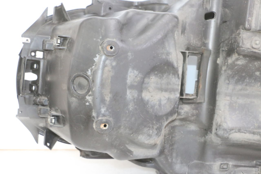 photo de UNDERSEAT STORAGE PIAGGIO MP3 LT 300 (2010 - 2016) - Alternative perspective