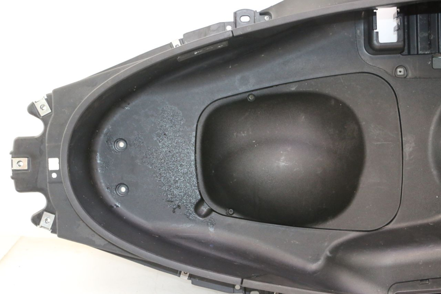 photo de SEAT STORAGE BOX PIAGGIO MP3 LT 300 (2010 - 2016) - High-resolution close-up