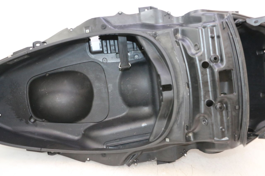 photo de SEAT STORAGE BOX PIAGGIO MP3 LT 300 (2010 - 2016) - Supplementary product photo