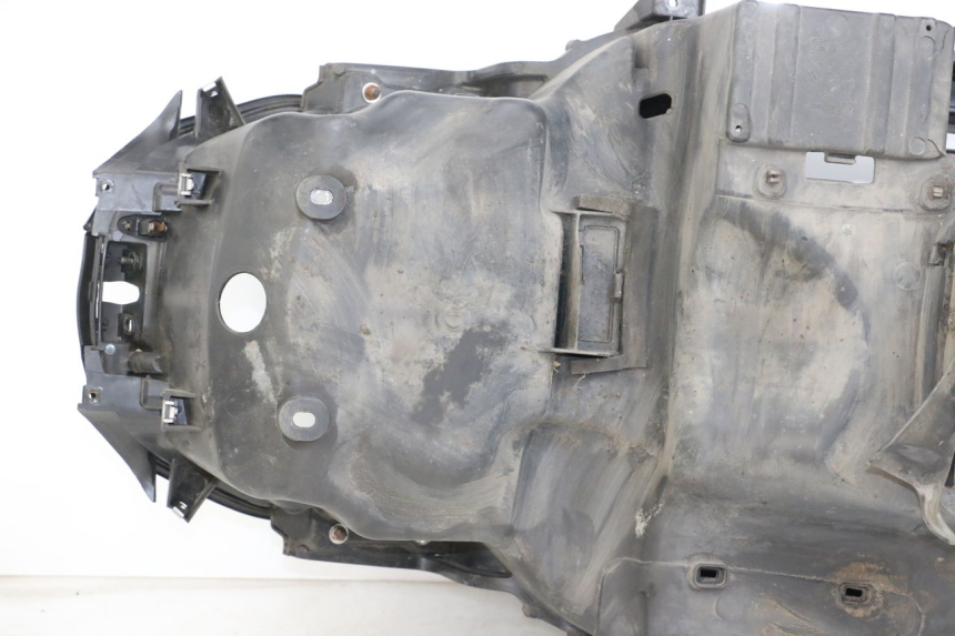 photo de UNDERSEAT STORAGE PIAGGIO MP3 125 (2006 - 2014) - Zoom on usage condition