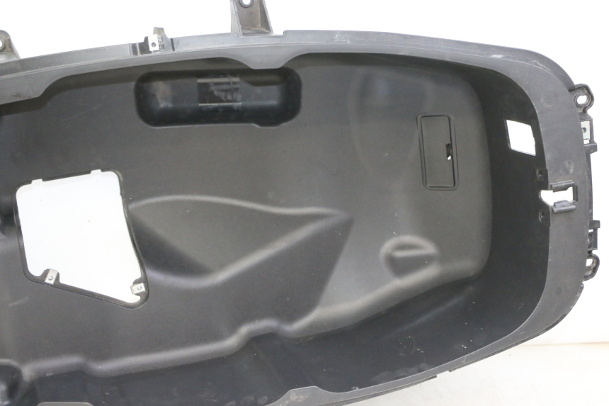 photo de UNDERSEAT STORAGE PIAGGIO MP3 500 (2014 - 2017) - Additional view of the item