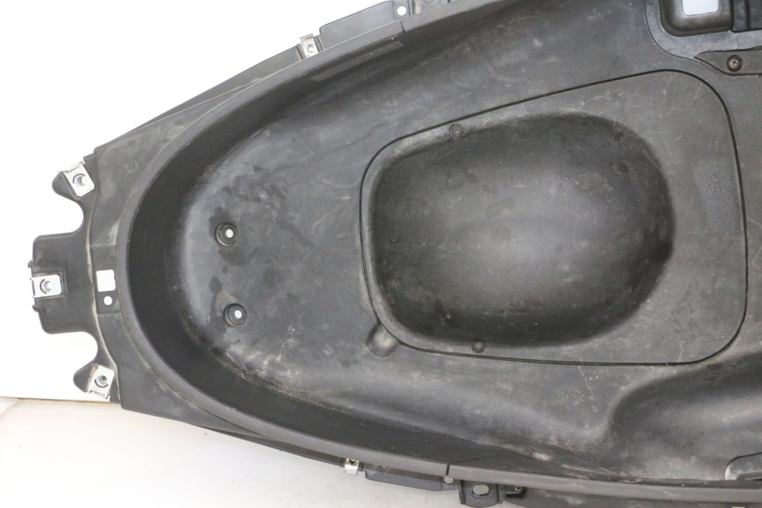 photo de UNDERSEAT STORAGE PIAGGIO MP3 RL 250 (2006 - 2010) - Distinctive features