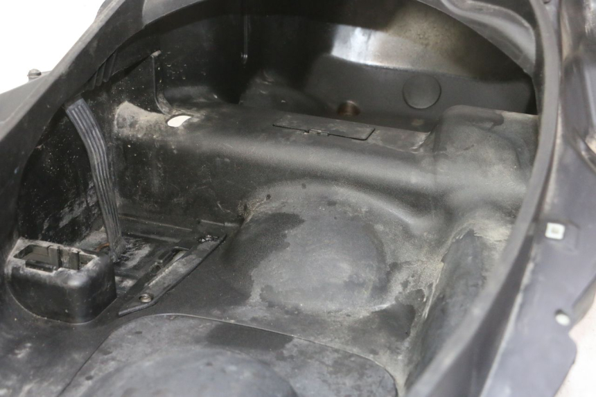 photo de UNDERSEAT STORAGE PIAGGIO MP3 RL 250 (2006 - 2010) - Alternative perspective