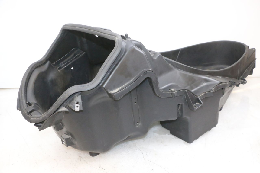 photo de UNDERSEAT STORAGE PIAGGIO MP3 RL 250 (2006 - 2010) - Component detail