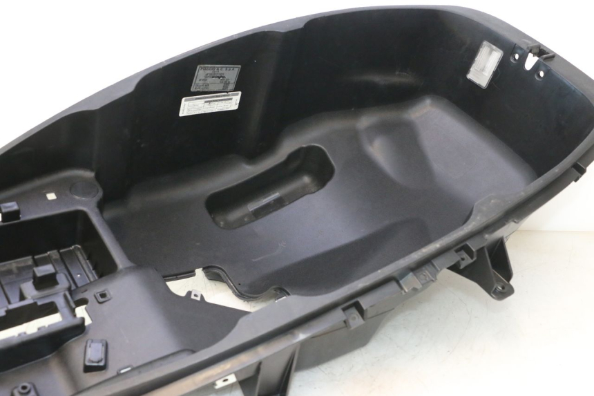 photo de UNDERSEAT STORAGE PIAGGIO MP3 500 (2016 - 2018) - Additional view of the item