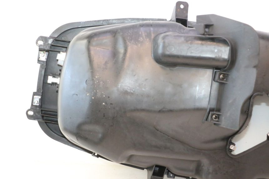 photo de UNDERSEAT STORAGE PIAGGIO MP3 500 (2016 - 2018) - Technical close-up
