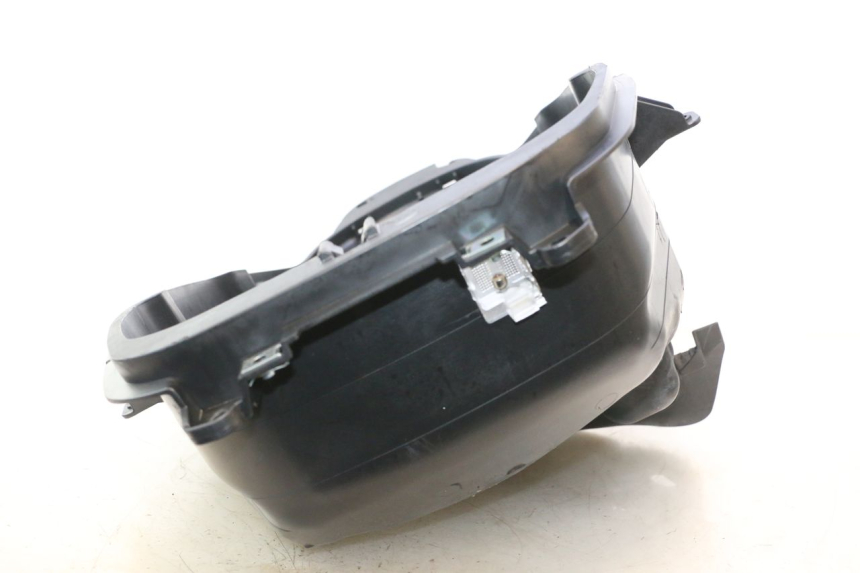 photo de UNDERSEAT STORAGE PIAGGIO MP3 500 (2016 - 2018) - Surface and material condition