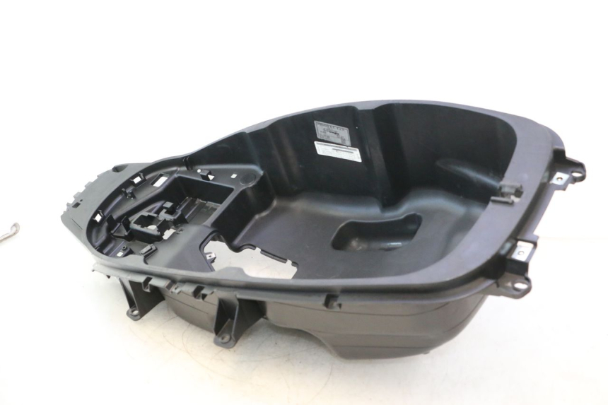 photo de UNDERSEAT STORAGE PIAGGIO MP3 500 (2016 - 2018) - Checked used part