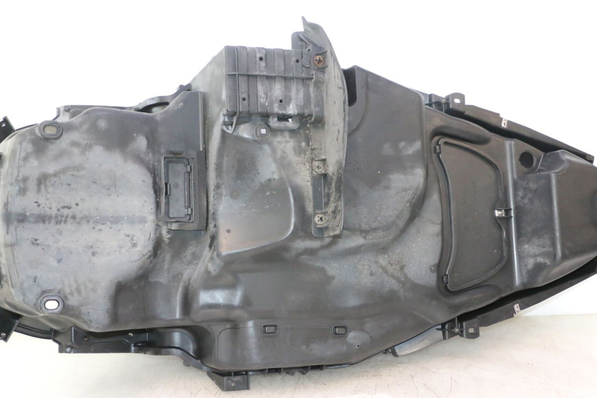 photo de SEAT STORAGE BOX PIAGGIO MP3 500 (2011 - 2015) - Markings and original references