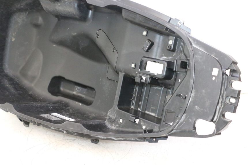 photo de UNDERSEAT STORAGE PIAGGIO MP3 500 (2016 - 2018) - Component detail