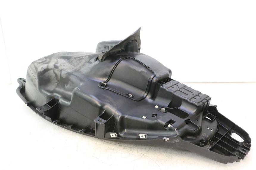 photo de UNDERSEAT STORAGE PIAGGIO MP3 500 (2016 - 2018) - High-resolution close-up