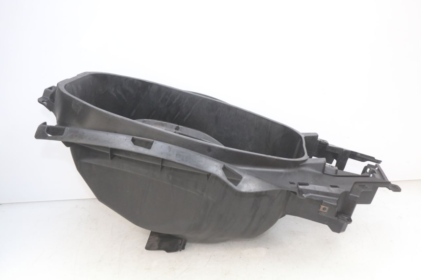 photo de SEAT STORAGE BOX YAMAHA N-MAX NMAX 125 (2017 - 2020) - Technical close-up