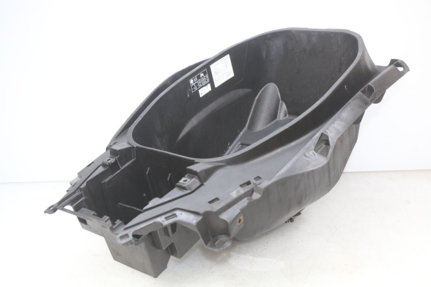 photo de SEAT STORAGE BOX YAMAHA N-MAX NMAX 125 (2017 - 2020) - Fixing points details
