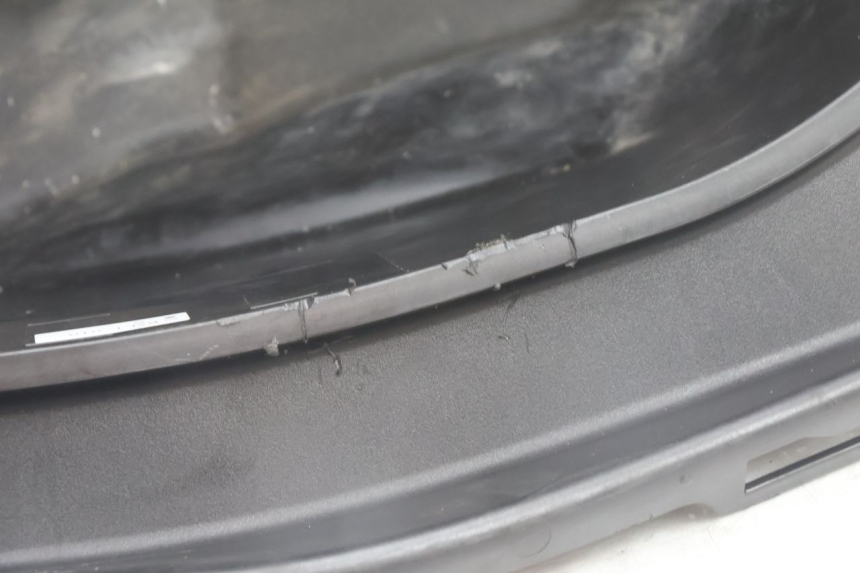 photo de UNDERSEAT STORAGE YAMAHA N-MAX NMAX 125 (2021 - 2024) - Surface and material condition