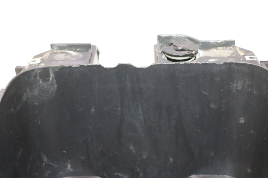 photo de UNDERSEAT STORAGE MBK NITRO 50 (2004 - 2008) - Component detail