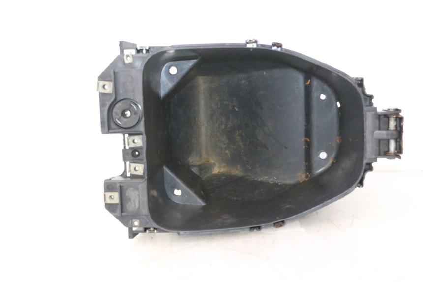 photo de UNDERSEAT STORAGE MBK NITRO 50 (2004 - 2008) - High-resolution close-up
