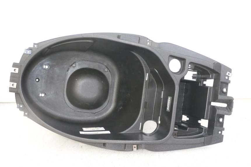 photo de UNDERSEAT STORAGE PIAGGIO NRG POWER PUREJET 50 (2018 - 2021) - Fixing points details