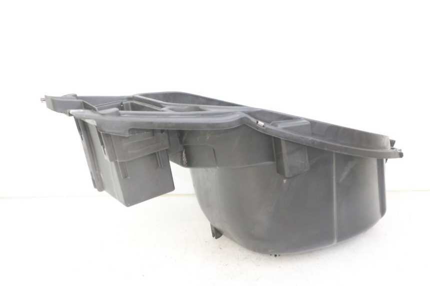 photo de UNDERSEAT STORAGE PIAGGIO NRG POWER PUREJET 50 (2018 - 2021) - Technical close-up