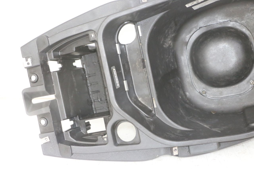 photo de UNDERSEAT STORAGE PIAGGIO NRG POWER PUREJET 50 (2018 - 2021) - Surface and material condition