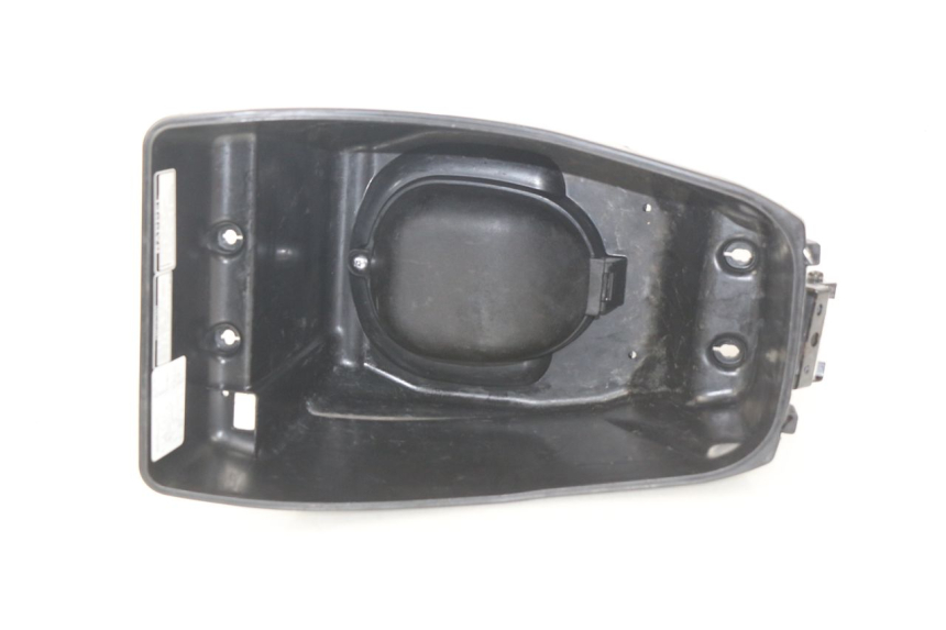 photo de UNDERSEAT STORAGE SYM ORBIT 2 50 (2008 - 2014) - Technical close-up