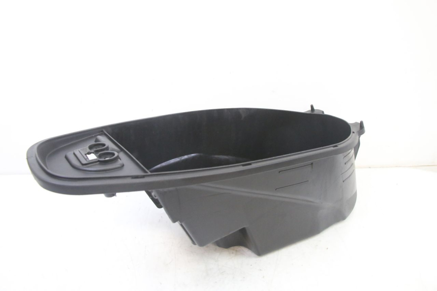 photo de UNDERSEAT STORAGE SYM ORBIT III 3 4T 50 (2021 - 2025) - Alternative perspective