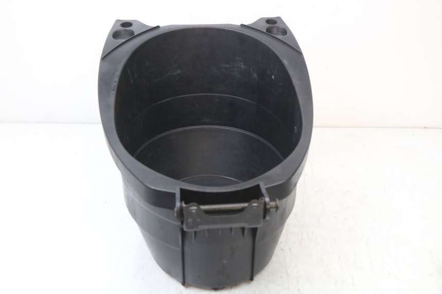 photo de SEAT STORAGE BOX MBK OVETTO 2T 50 (2007 - 2017) - Zoom on usage condition