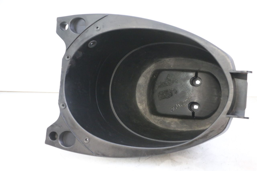 photo de UNDERSEAT STORAGE MBK OVETTO 4T 50 (2008 - 2016) - Technical close-up