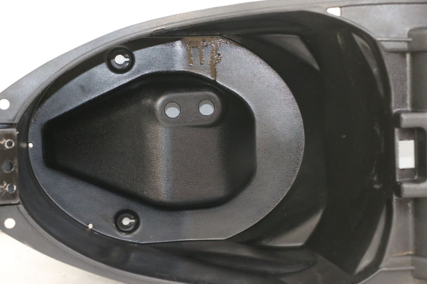 photo de SEAT STORAGE BOX PEUGEOT BELVILLE 125 (2017 - 2021) - Product overview