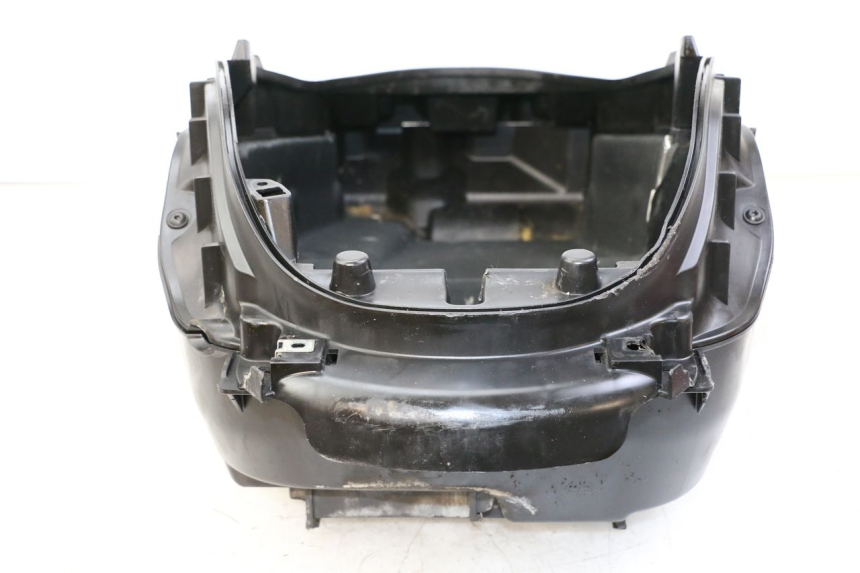 photo de UNDERSEAT STORAGE PEUGEOT SATELIS 125 (2013 - 2018) - Surface and material condition