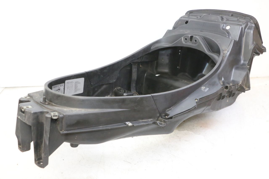 photo de UNDERSEAT STORAGE PIAGGIO MP3 125 (2006 - 2014) - Surface and material condition