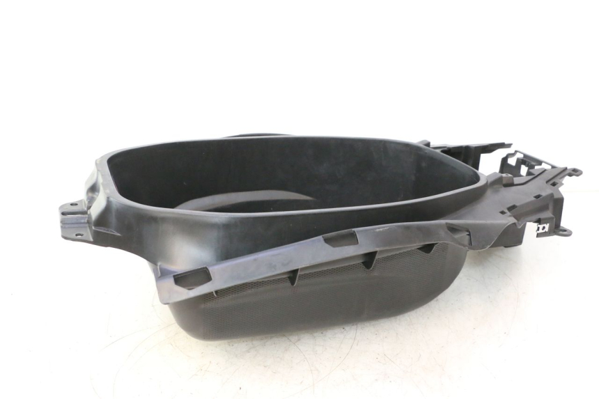 photo de UNDERSEAT STORAGE JM MOTORS R-MAX TECH 50 (2024 - 2026) - Fixing points details