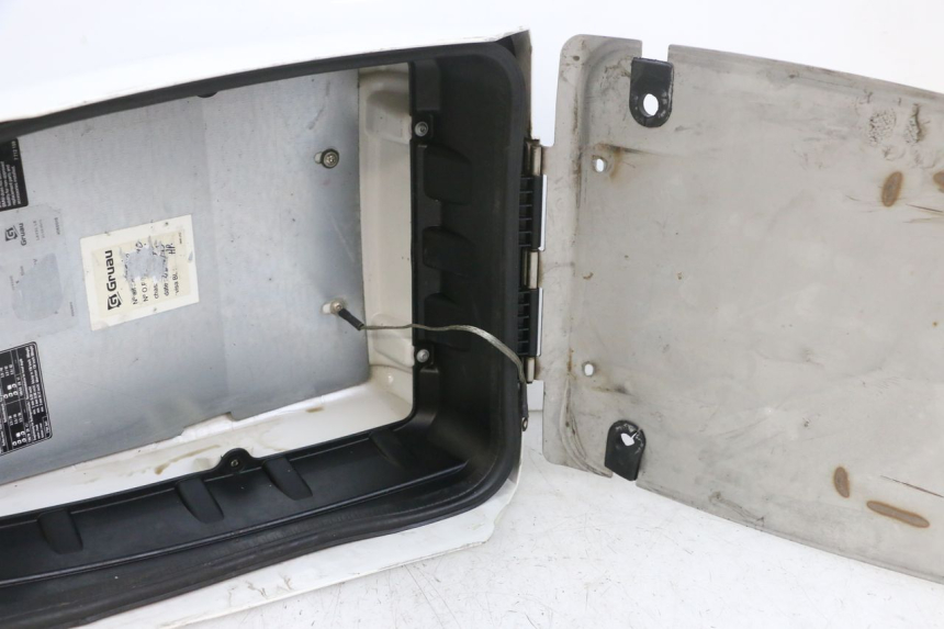 photo de UNDERSEAT STORAGE BMW R RT ABS 1200 (2010 - 2014) - Component detail