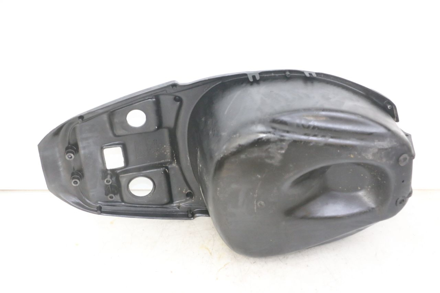 photo de UNDERSEAT STORAGE APRILIA RALLY AC 50 (1995 - 2004) - Zoom on usage condition