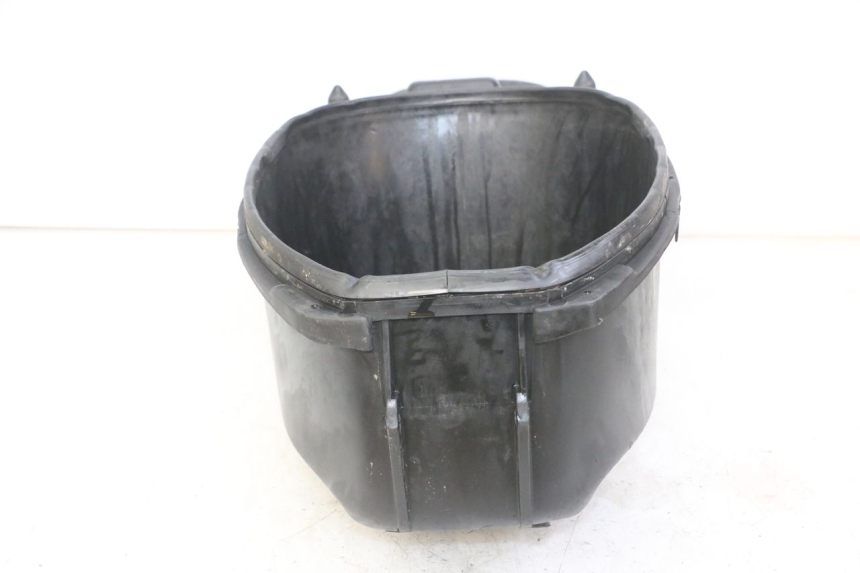 photo de UNDERSEAT STORAGE APRILIA RALLY AC 50 (1995 - 2004) - Fixing points details