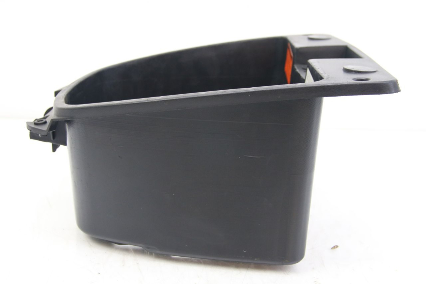 photo de SEAT STORAGE BOX RED ELECTRIC RED E PRO 1 (2017 - 2019) - Distinctive features