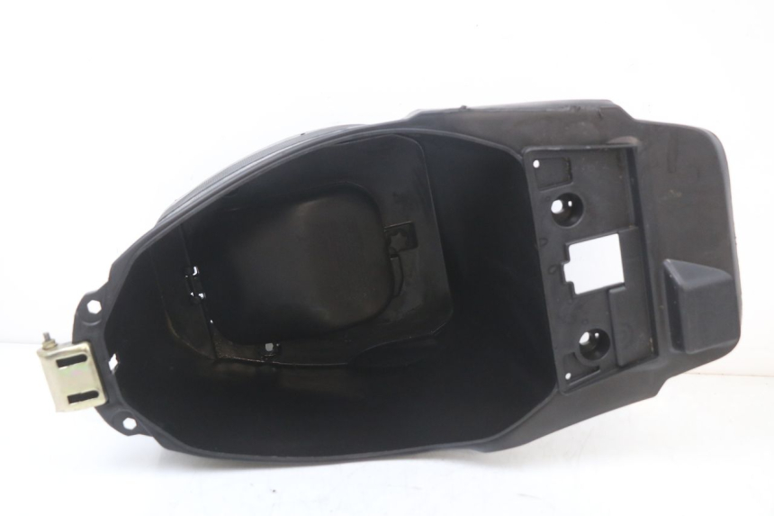 photo de UNDERSEAT STORAGE TNT MOTOR ROMA 10' 2T 50 (2011 - 2018) - Component detail